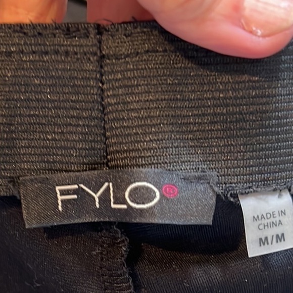⭐️Fylo Leather-Style/Poly Combo Leggings!Awesome Fit, Pull-On,Forgiving,Size M - Picture 4 of 8